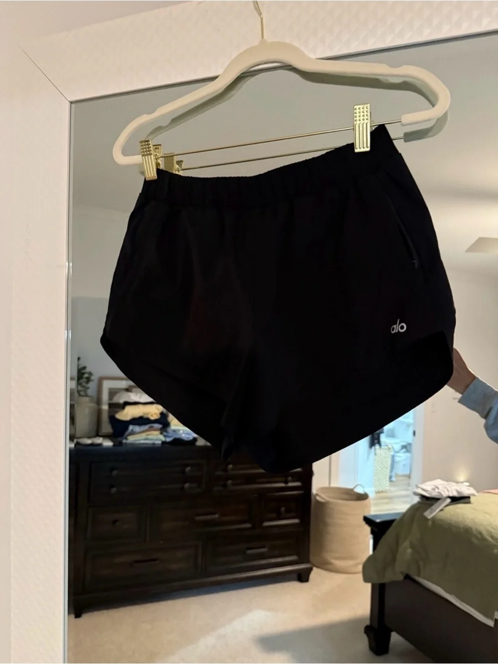 ALO Yoga Black Women's Athletic Running Shorts with Zip Pocket